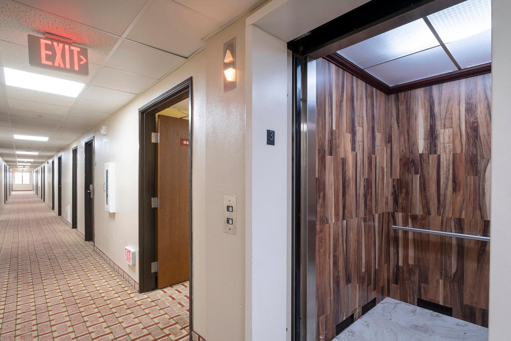 Oyo Townhouse Houston Airport North Hotel Exterior foto
