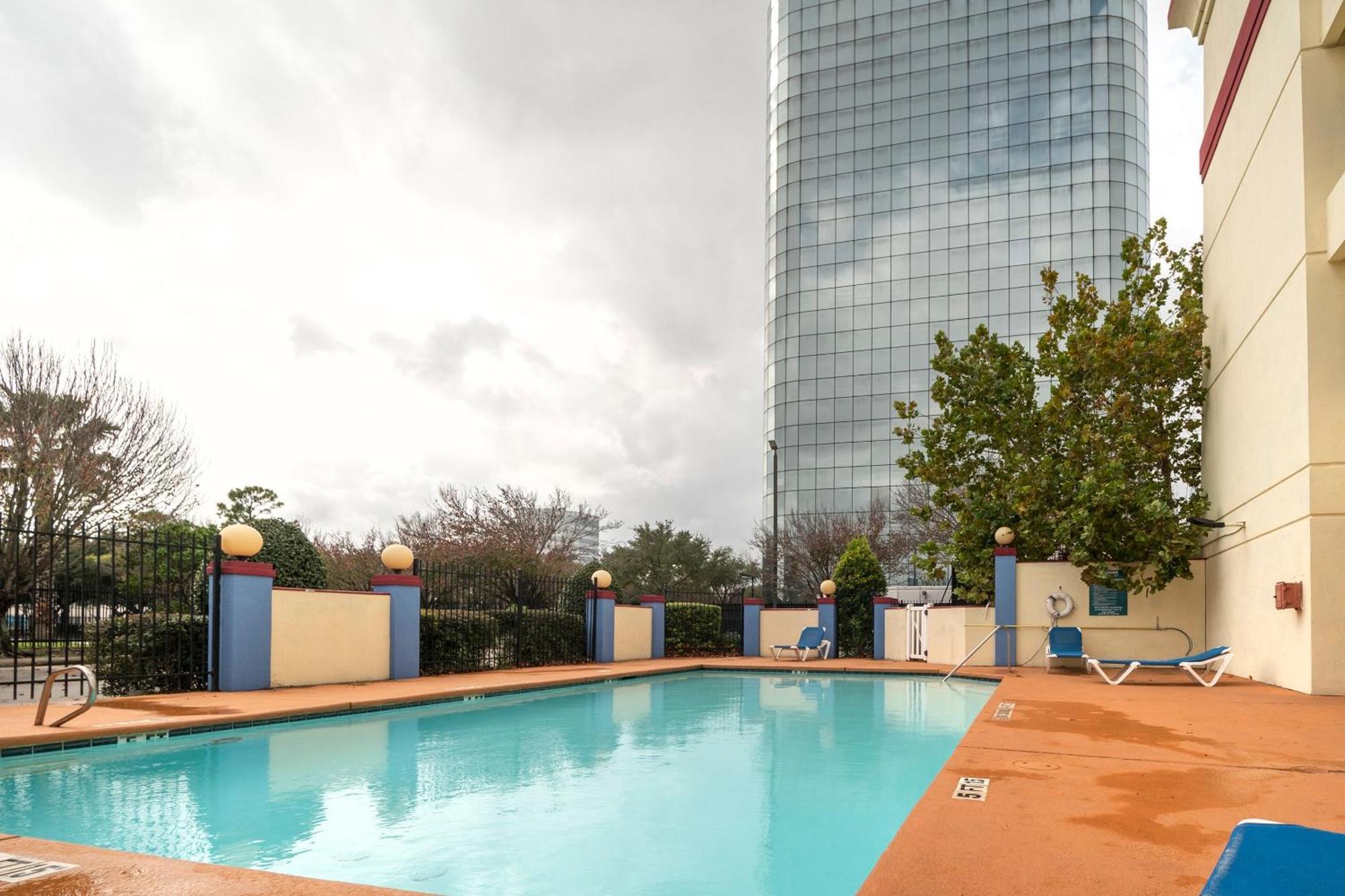 Oyo Townhouse Houston Airport North Hotel Exterior foto